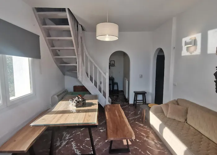 Vasilis Ornos Maison d'hôtes 3*