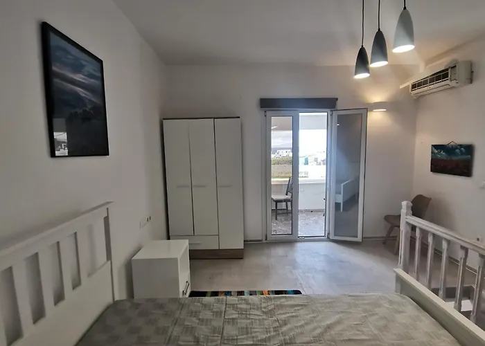 Vasilis Ornos 招待所 3*