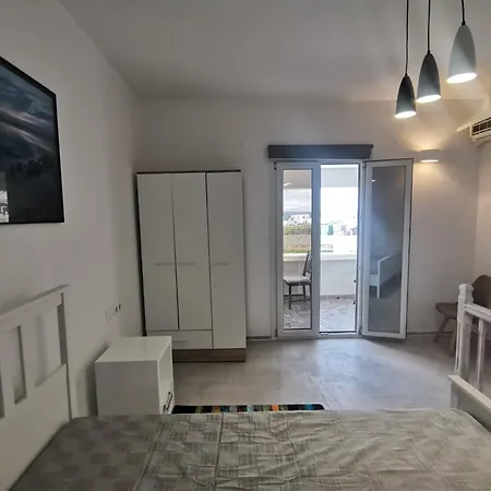 Vasilis Ornos Guest house 3*