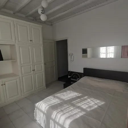 Affittacamere Vasilis Ornos 3*