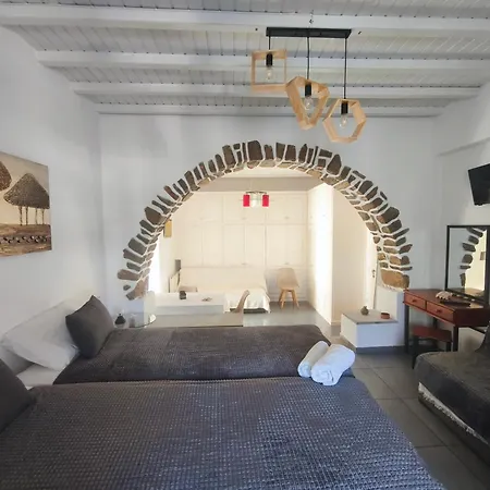 Vasilis Ornos Affittacamere 3*