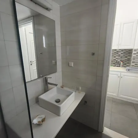 Guest house Vasilis Ornos 3*