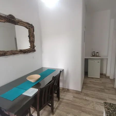 Vasilis Ornos Konukevi 3*